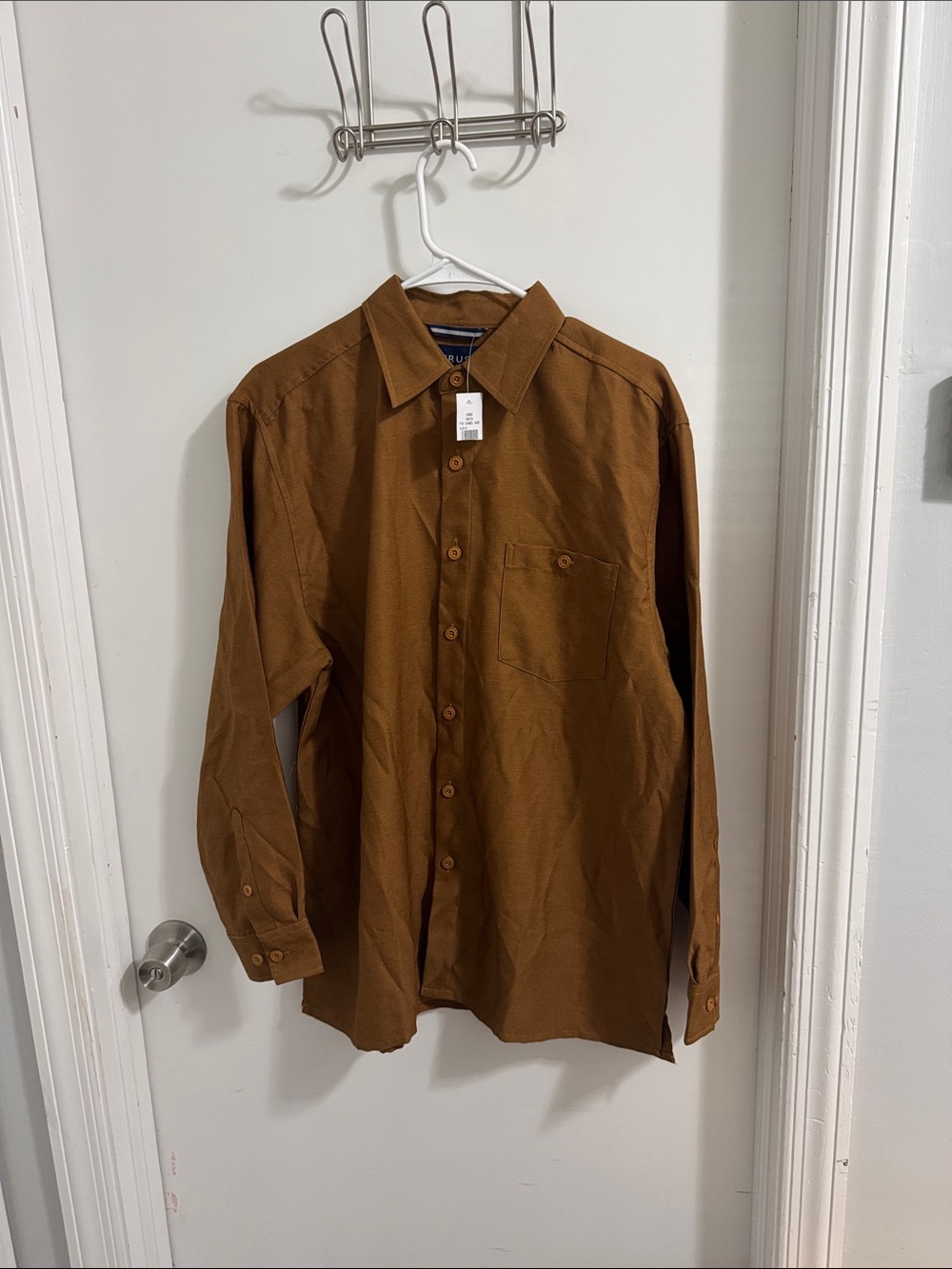 Men's mustard Button-Up Shirt - Unknown Brand
Size M NWT